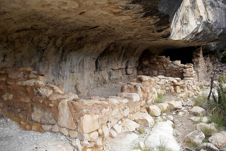 Walnut Canyon Cliff Dwellings